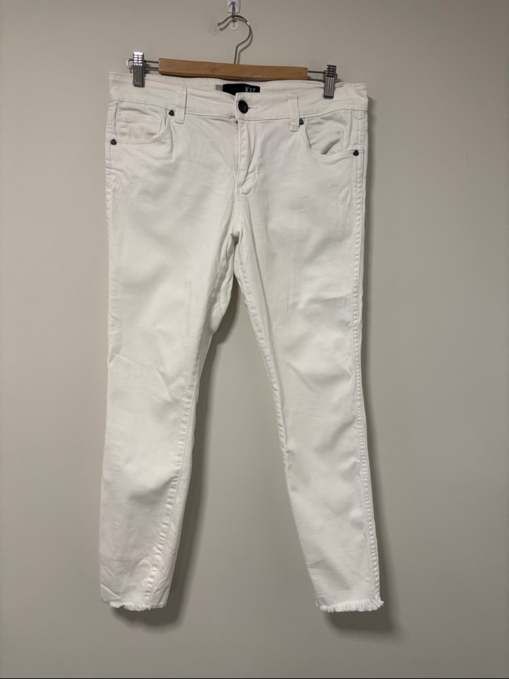 Kut from the Kloth White Skinny Jeans with Frayed Hem